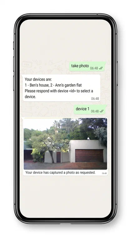 WhatsApp chat showing a photo of the entrance requested by a resident